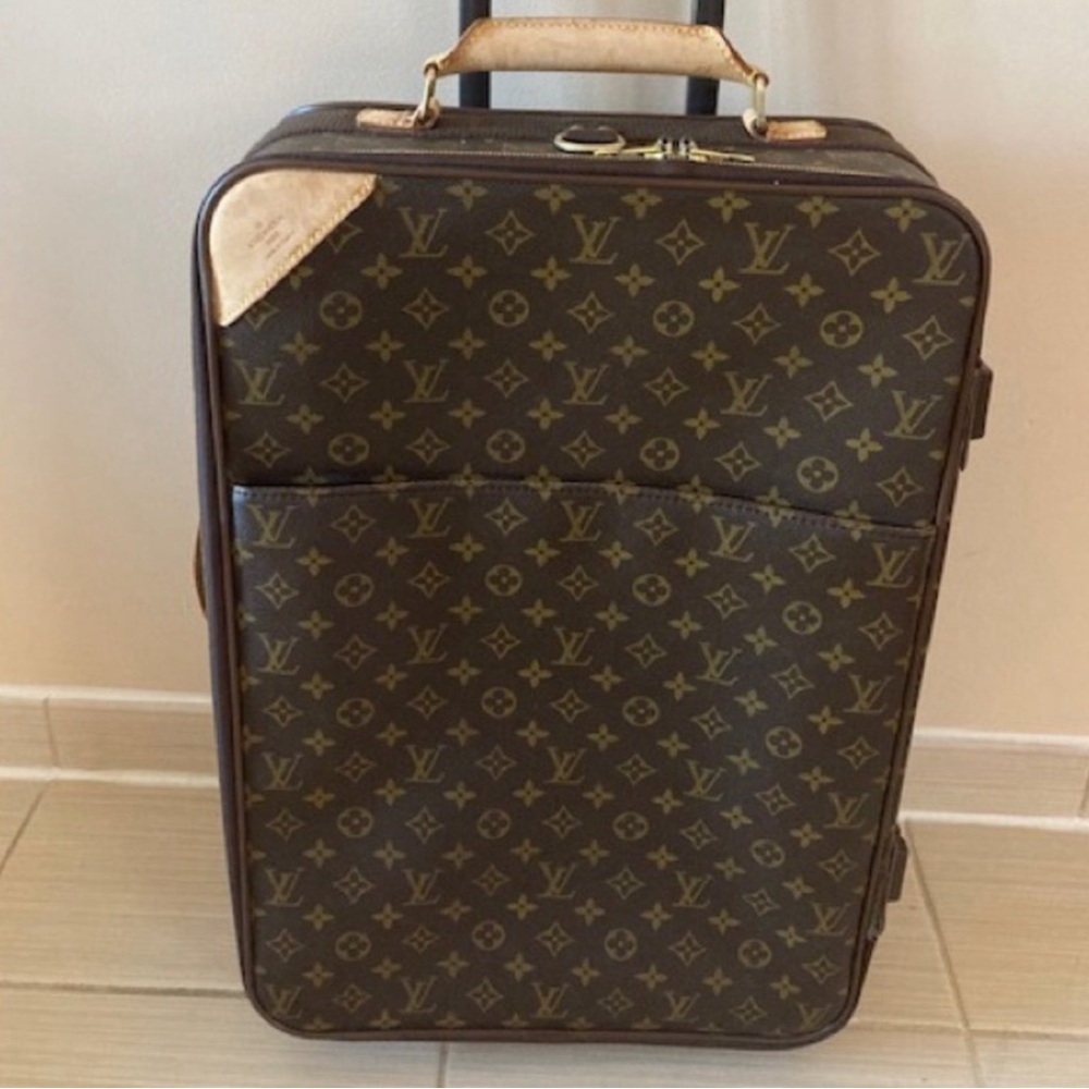 Authentic Louis Vuitton pegase 55 monogram carryon